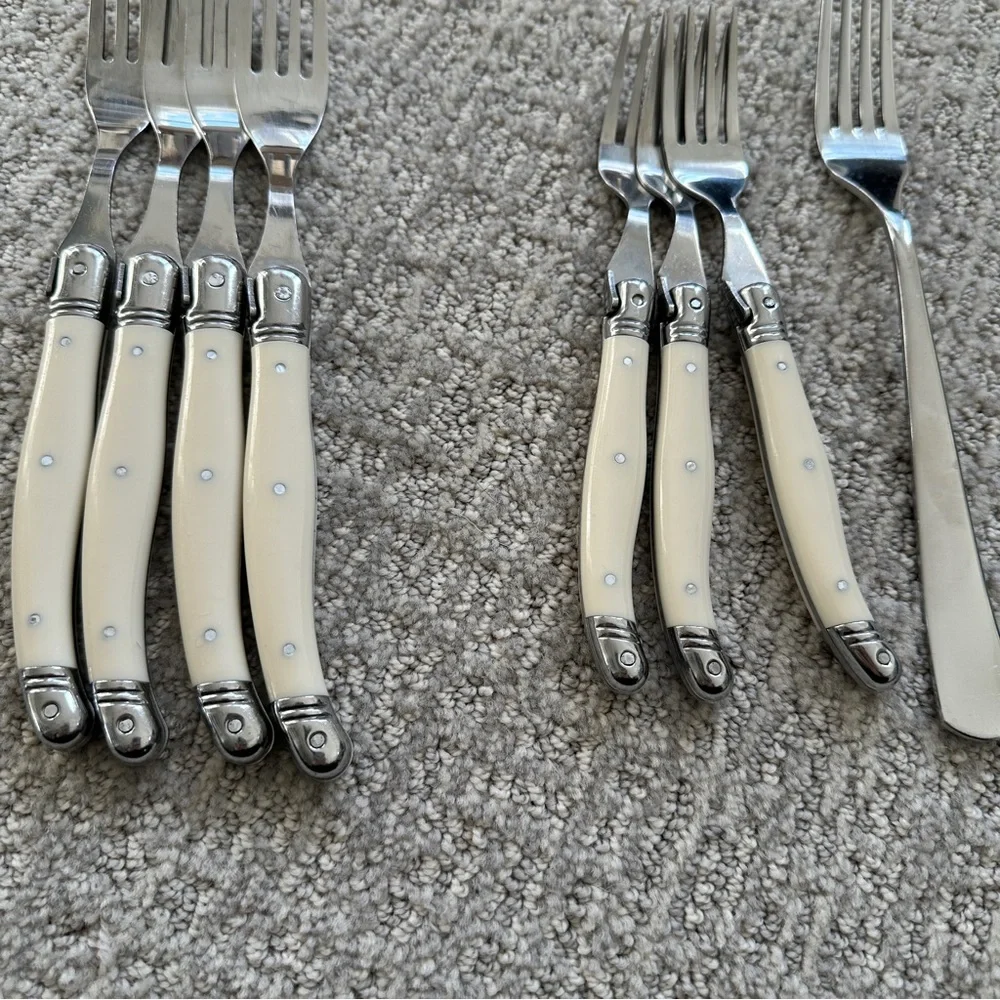 LAGUIOLE FRENCH HOME Set of Silverware, 20 Pieces, Cream Bone Color